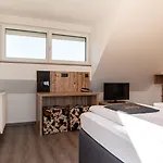 Binders Budget City-mountain 4* Инсбрук
