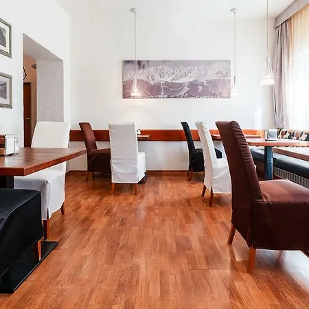 Hotel Binders Budget City-mountain 4*