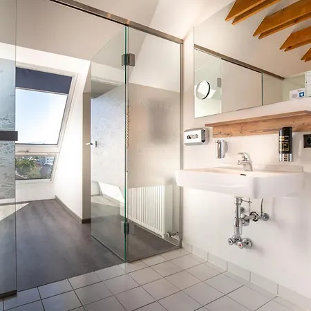 Otel Binders Budget City-mountain 3*