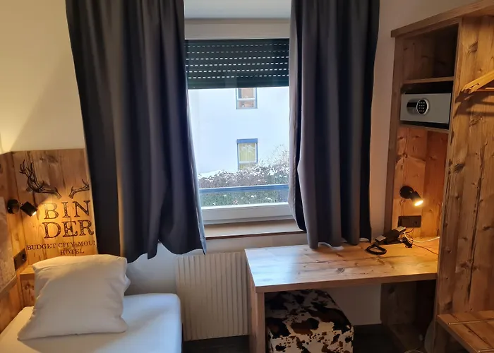 מלון Binders Budget City-mountain 4*